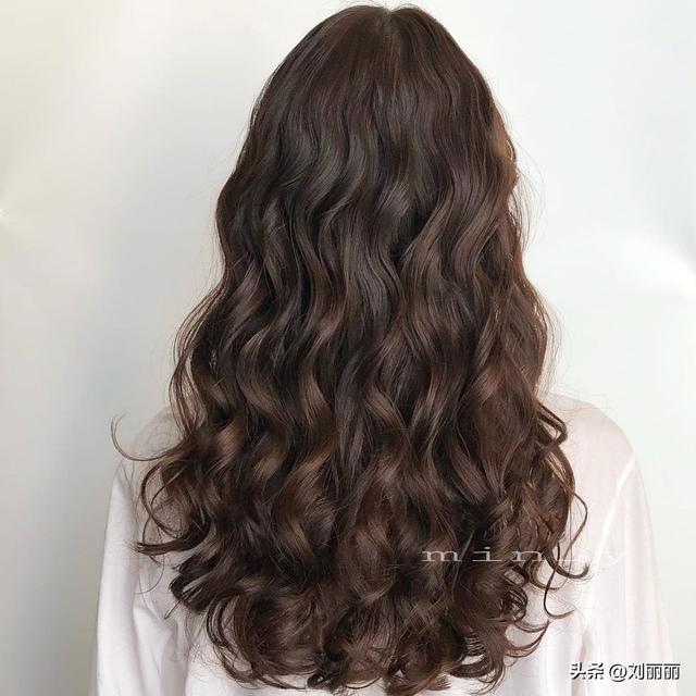 什么發(fā)型好看女圖片（最美最時(shí)尚的發(fā)型16款）(13)