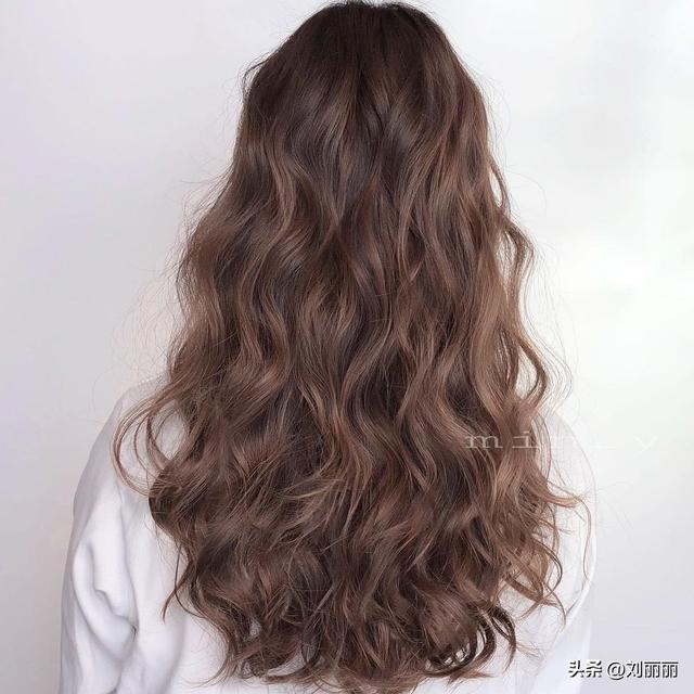 什么發(fā)型好看女圖片（最美最時(shí)尚的發(fā)型16款）(16)