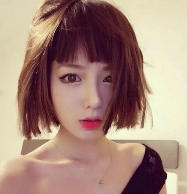 長(zhǎng)臉型適合什么樣的發(fā)型（10款長(zhǎng)臉適合的短發(fā)）(2)