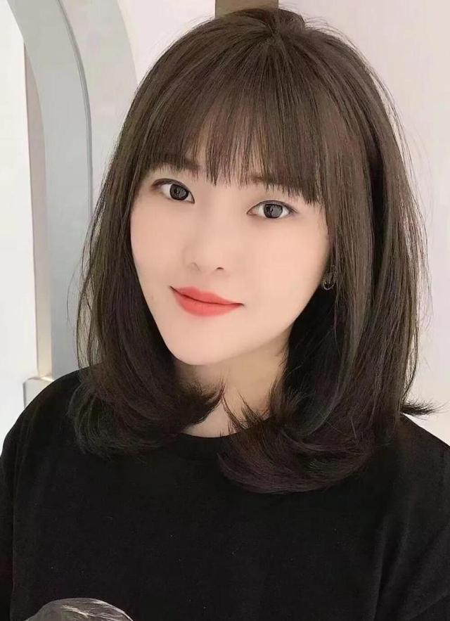 長(zhǎng)臉型適合什么樣的發(fā)型（10款長(zhǎng)臉適合的短發(fā)）(7)