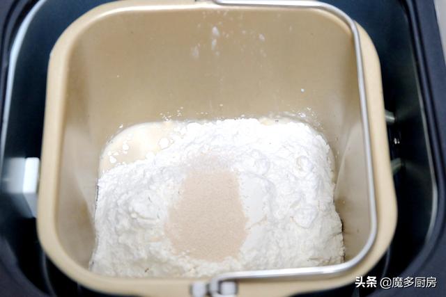 用面包機(jī)做面包怎么做（家庭面包機(jī)做面包最簡(jiǎn)單方法）(3)