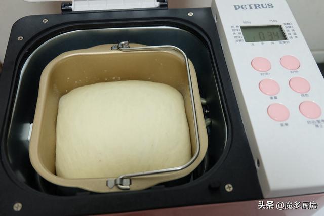 用面包機(jī)做面包怎么做（家庭面包機(jī)做面包最簡(jiǎn)單方法）(15)