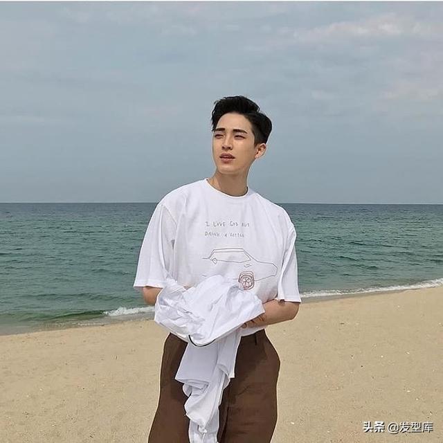 男生燙發(fā)發(fā)型名字大全（韓國當(dāng)前比較常見的25款發(fā)型）(14)