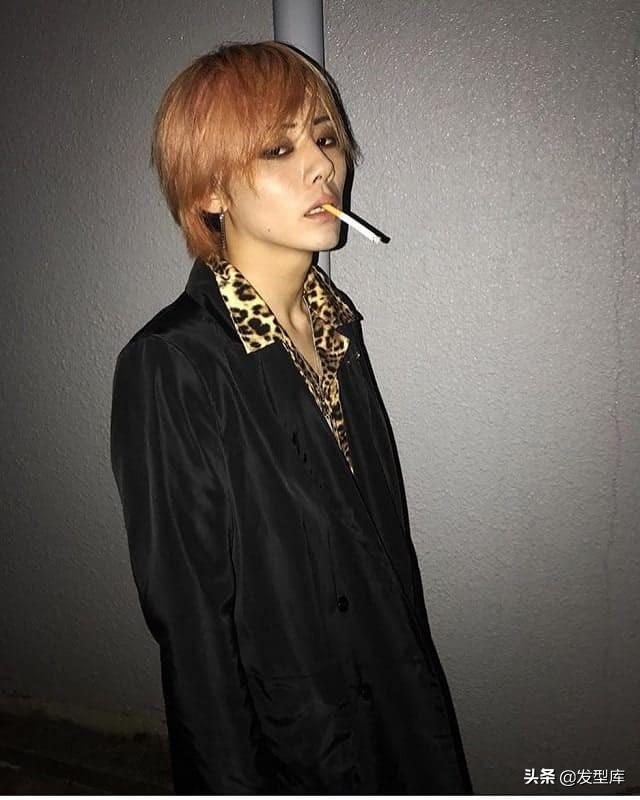 男生燙發(fā)發(fā)型名字大全（韓國當(dāng)前比較常見的25款發(fā)型）(16)