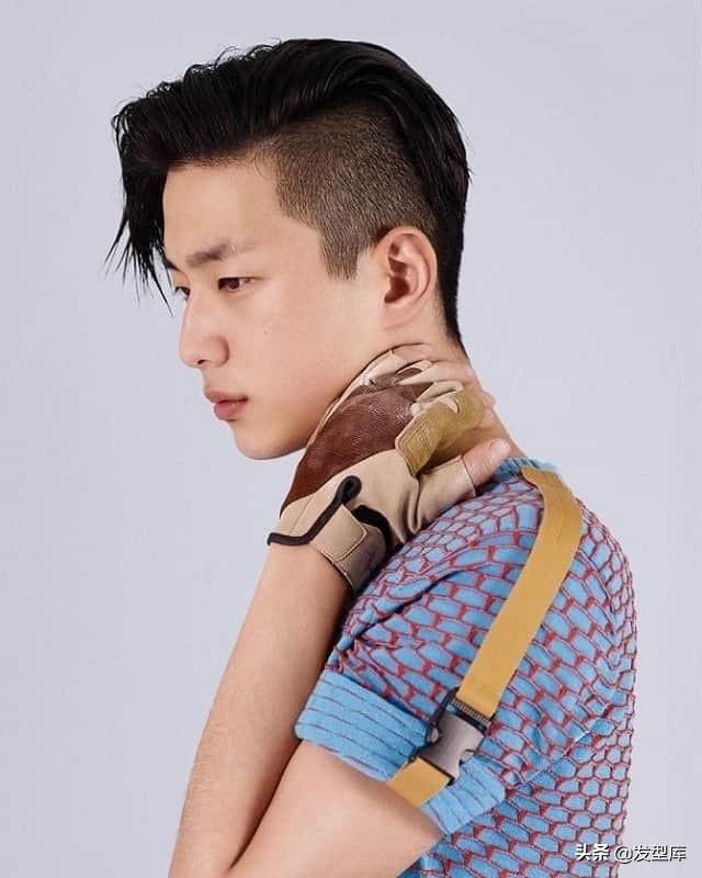 男生燙發(fā)發(fā)型名字大全（韓國當(dāng)前比較常見的25款發(fā)型）(23)
