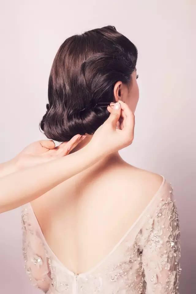 復古新娘發(fā)型圖片女（復古風新娘造型步驟圖解）(6)