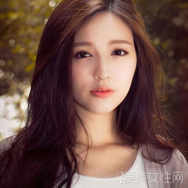 唇蜜和唇彩的區(qū)別（你真的分得清楚嗎）(4)