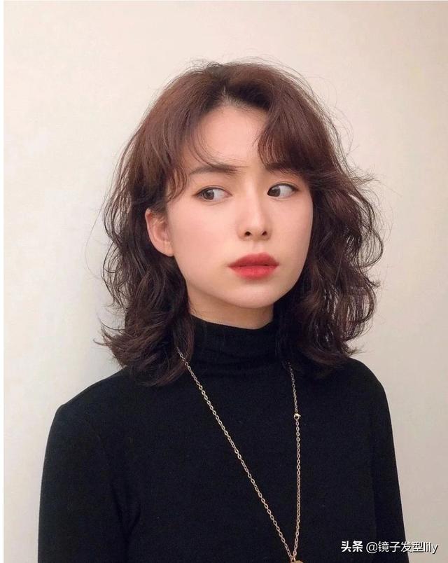 燙哪種頭發(fā)好看女（最時尚的短燙發(fā)圖片）(1)