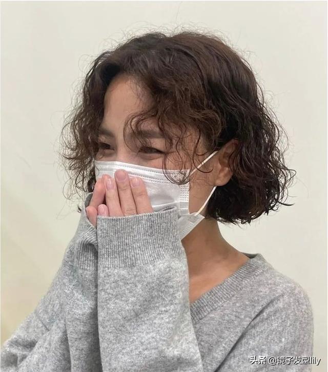 燙哪種頭發(fā)好看女（最時尚的短燙發(fā)圖片）(6)