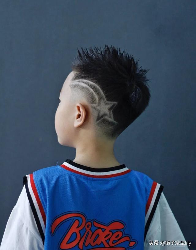 男孩子剪什么發(fā)型好看（5款帥氣有型很時尚的發(fā)型）(3)