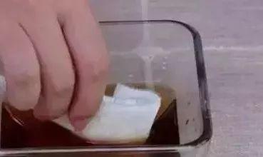冰箱清洗方法詳細步驟（家用小妙招秒學(xué)怎么清洗冰箱）(13)