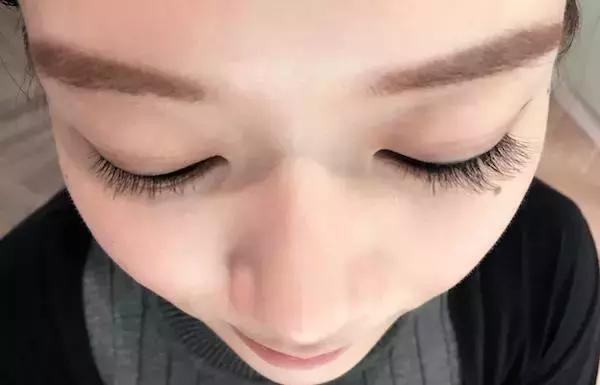 假睫毛怎么貼好看（一分鐘快速搞定大法）(1)