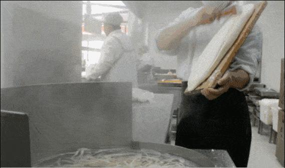 中國(guó)最火十大面條（全國(guó)十大當(dāng)?shù)靥厣鏃l）(3)