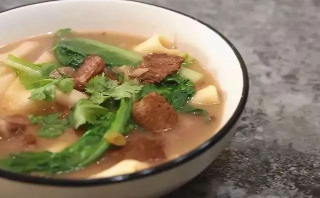 中國(guó)最火十大面條（全國(guó)十大當(dāng)?shù)靥厣鏃l）(4)