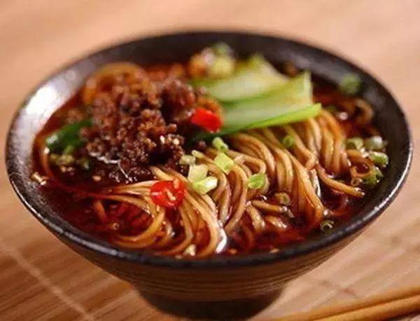 中國(guó)最火十大面條（全國(guó)十大當(dāng)?shù)靥厣鏃l）(7)