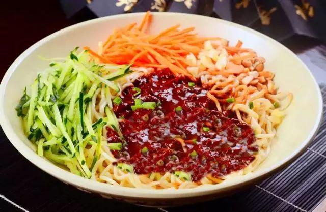 中國(guó)最火十大面條（全國(guó)十大當(dāng)?shù)靥厣鏃l）(8)