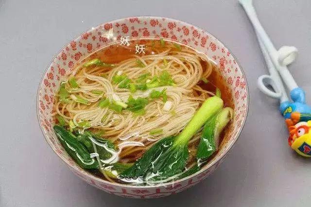 中國(guó)最火十大面條（全國(guó)十大當(dāng)?shù)靥厣鏃l）(12)
