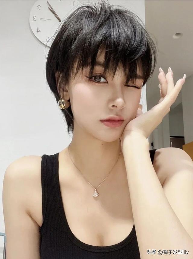 什么樣的發(fā)型好看（今秋選擇這四種發(fā)型）(14)