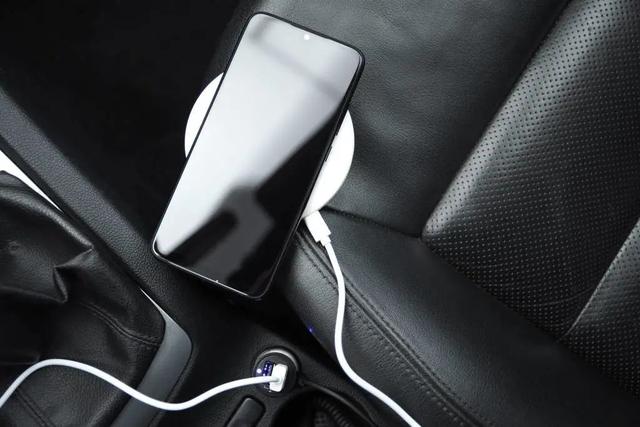 車載充電器充電慢是什么原因（車上充電越充越少怎么解決）(4)