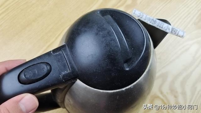 怎么去除水垢電熱水壺（去除電熱水壺水垢最佳方法）(6)