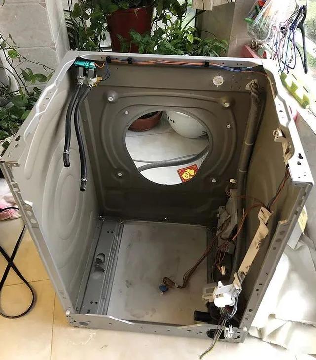 滾筒式全自動(dòng)洗衣機(jī)怎么清洗（滾筒洗衣機(jī)最簡(jiǎn)單的清洗方法）(2)