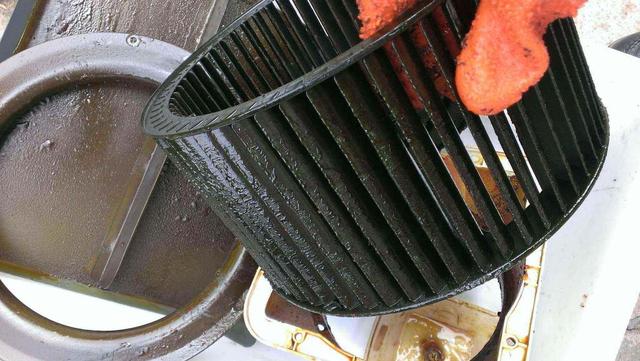 油煙機(jī)如何拆卸清洗（油煙機(jī)拆卸清洗詳細(xì)全過(guò)程）(2)