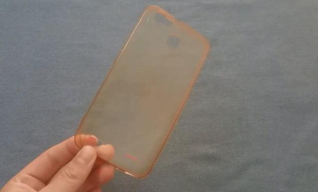 透明手機殼發(fā)黃怎么清洗變白（透明手機殼發(fā)黃清洗小竅門）(1)