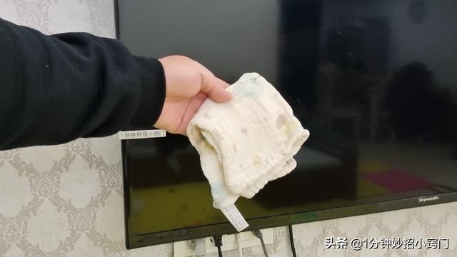 液晶電視機(jī)屏幕臟了怎樣清理（電視屏幕最簡(jiǎn)單的清潔方法）(3)
