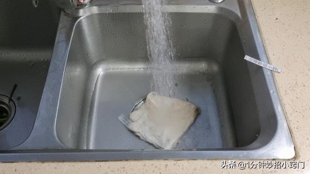 家用油煙機怎么拆卸清洗（油煙機污垢清洗小妙招）(6)