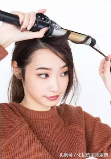 長卷發(fā)發(fā)型扎法圖片（最簡單的長卷發(fā)怎么扎好看）(15)
