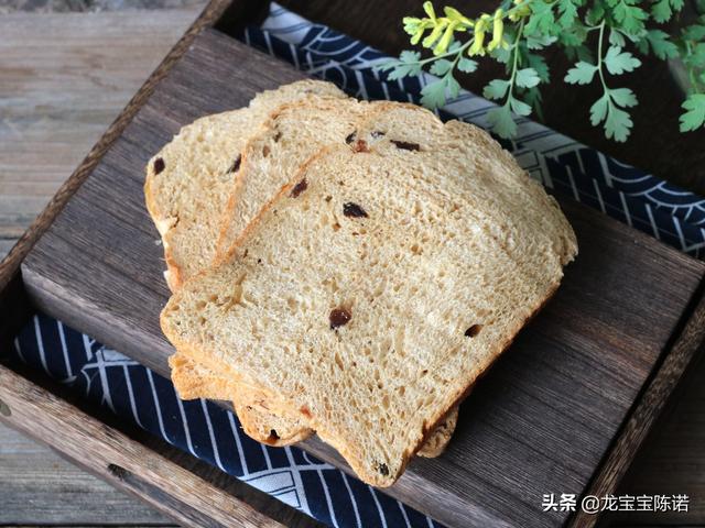 面包機(jī)做面包怎么做才松軟好吃（面包機(jī)做面包最好的方法）(8)