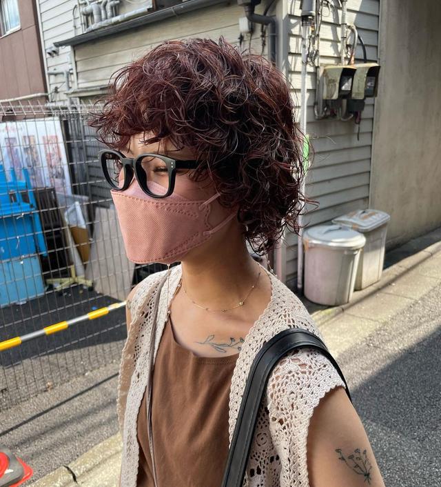紋理發(fā)型圖片女短發(fā)（長(zhǎng)頭發(fā)燙卷有哪些發(fā)型）(3)