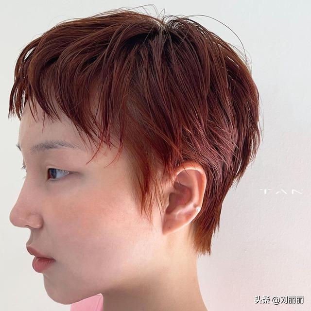 紋理發(fā)型圖片女短發(fā)（長(zhǎng)頭發(fā)燙卷有哪些發(fā)型）(10)
