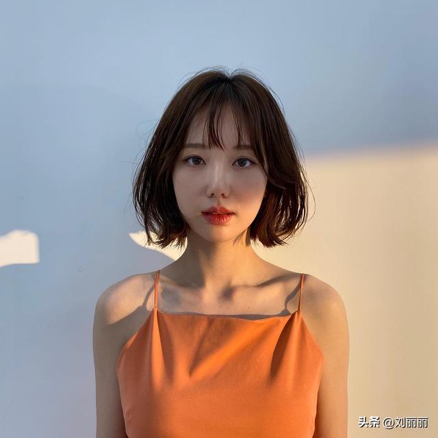 紋理發(fā)型圖片女短發(fā)（長(zhǎng)頭發(fā)燙卷有哪些發(fā)型）(14)