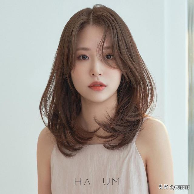 紋理發(fā)型圖片女短發(fā)（長(zhǎng)頭發(fā)燙卷有哪些發(fā)型）(15)