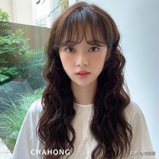 紋理發(fā)型圖片女短發(fā)（長(zhǎng)頭發(fā)燙卷有哪些發(fā)型）(17)