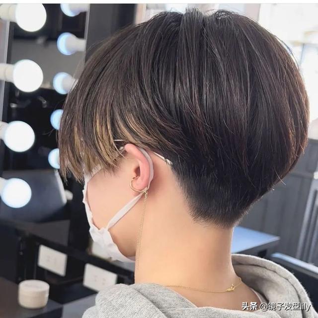 好看的女生短發(fā)發(fā)型（夏天太熱圓臉適合剪什么樣的短發(fā)）(17)