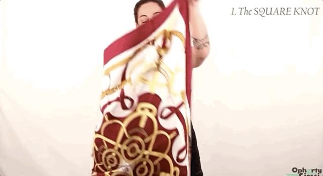 長方形絲巾的圍法（3分鐘學(xué)會一條絲巾的八種系法）(17)