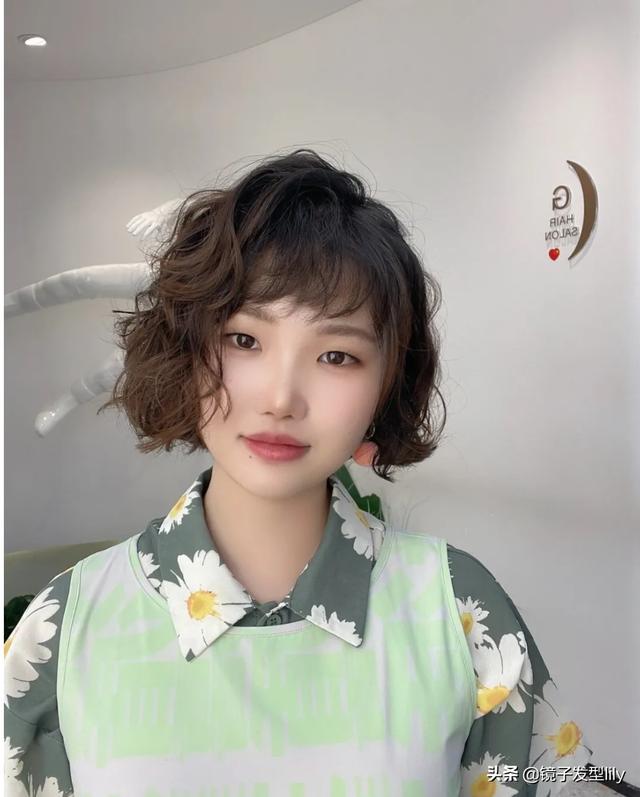 波波頭卷發(fā)短發(fā)發(fā)型圖片（最洋氣最年輕的短發(fā)波波頭發(fā)型）(6)
