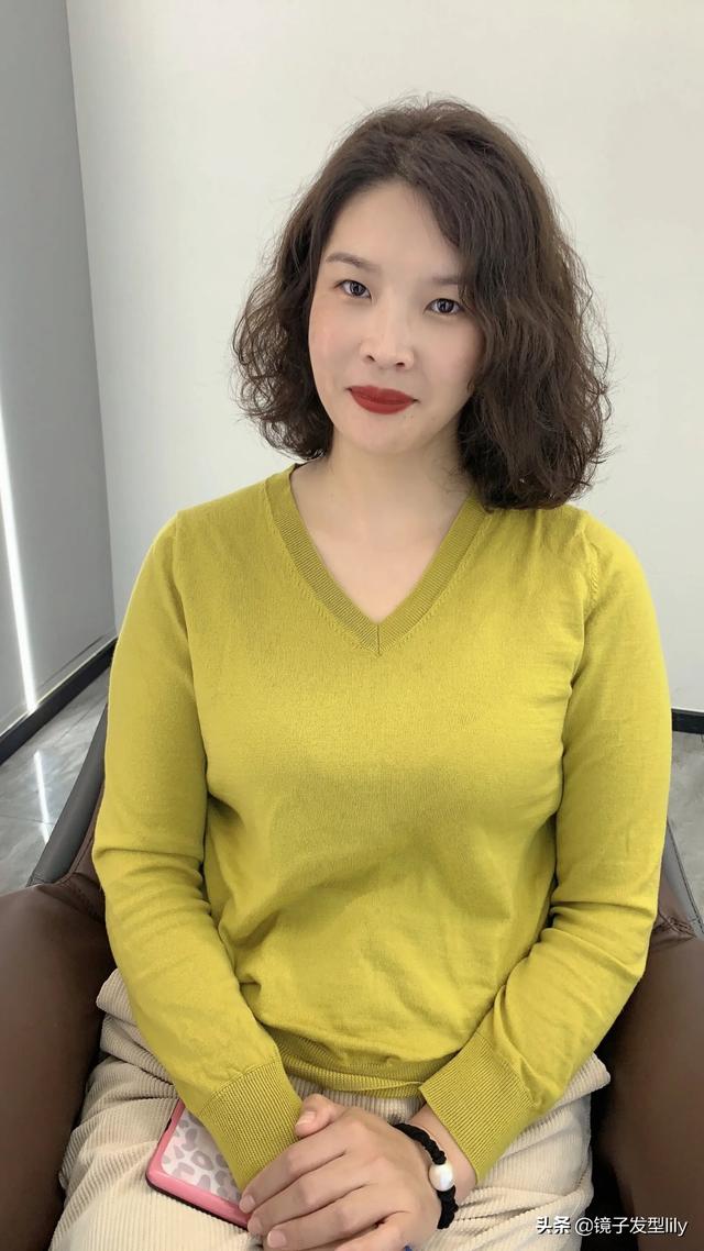 波波頭卷發(fā)短發(fā)發(fā)型圖片（最洋氣最年輕的短發(fā)波波頭發(fā)型）(8)