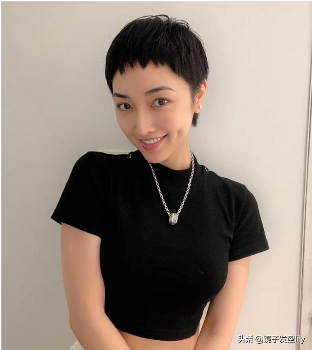 波波頭卷發(fā)短發(fā)發(fā)型圖片（最洋氣最年輕的短發(fā)波波頭發(fā)型）(17)