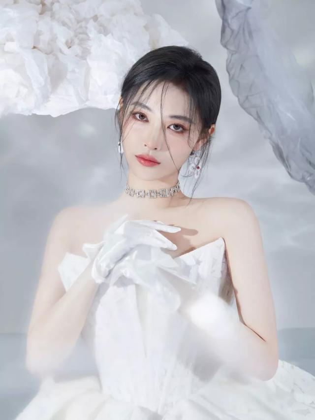 長臉型適合什么劉海（什么劉海是全部臉型都適合的）(38)