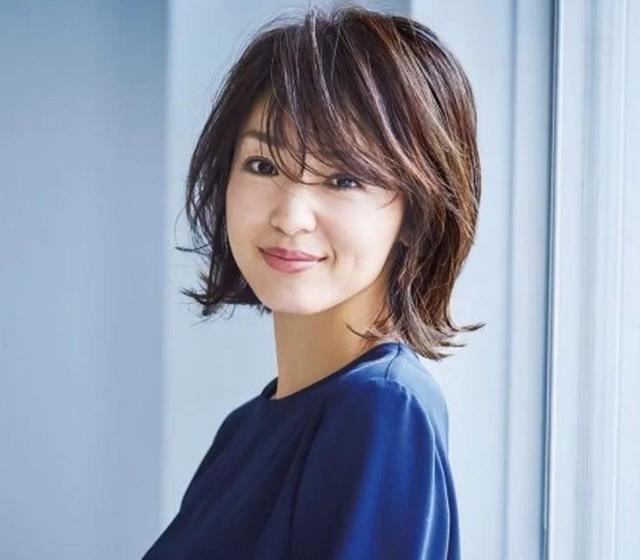 胖圓臉短發(fā)發(fā)型圖片（50歲的圓臉型女人適合剪什么短發(fā)）(2)