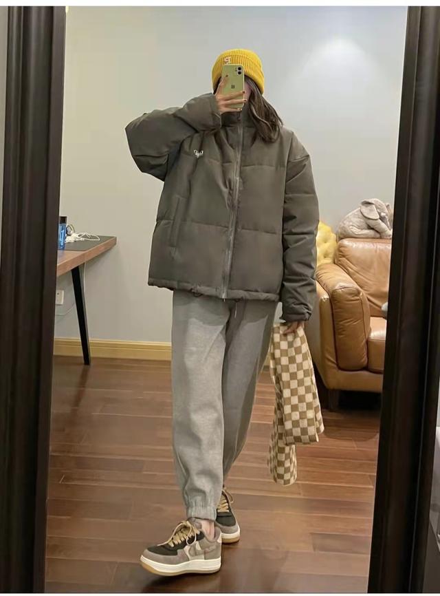 灰色褲子搭配什么顏色上衣（冬天灰色褲子搭配什么顏色上衣好看）(8)
