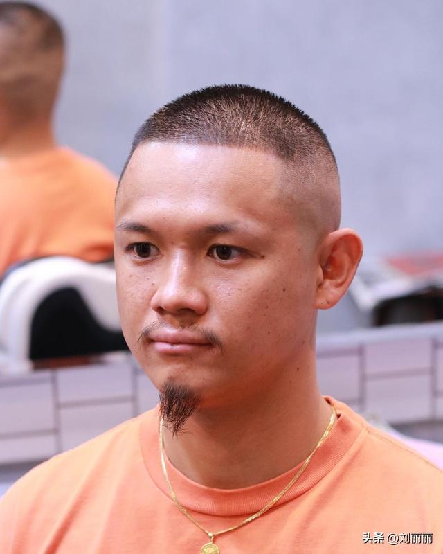 男燙發(fā)發(fā)型圖片大全（今年最新款男士發(fā)型圖片）(1)