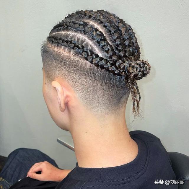 男燙發(fā)發(fā)型圖片大全（今年最新款男士發(fā)型圖片）(14)