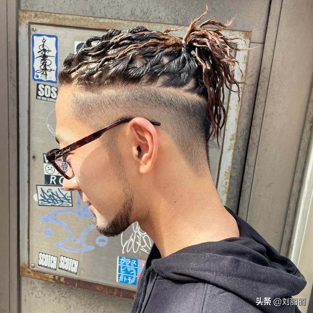男燙發(fā)發(fā)型圖片大全（今年最新款男士發(fā)型圖片）(15)