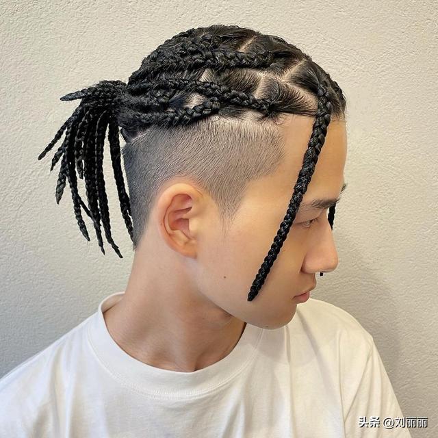 男燙發(fā)發(fā)型圖片大全（今年最新款男士發(fā)型圖片）(16)