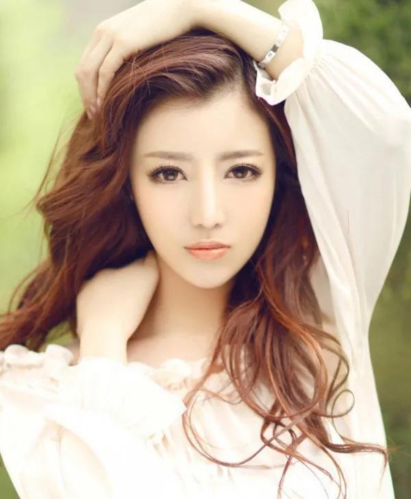 有劉海的發(fā)型圖片女生（不同的臉型適合不同的劉海）(9)