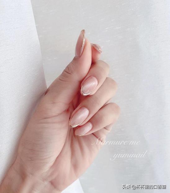 美甲彩繪圖片大全簡單（20款氣質(zhì)百搭又耐看的美甲造型推薦）(19)